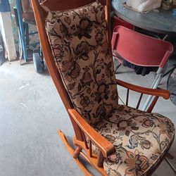 Rocking chair in good condition   clean Smoke Free Home