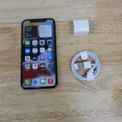 IPHONE X.....256GB  FACTORY UNLOCK ANY SIM 