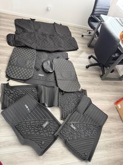 2022 Jeep Grand Cherokee floor mats