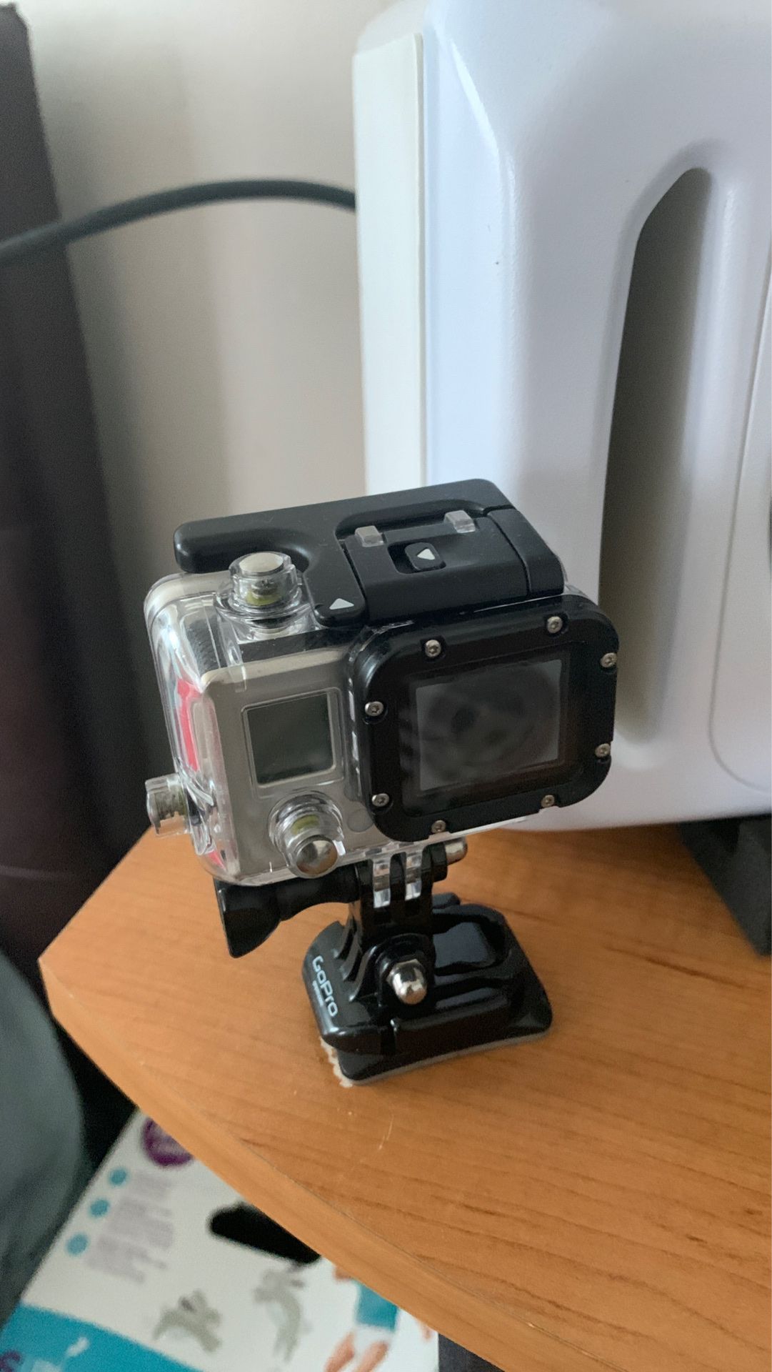 Gopro hero 3 come with accessories