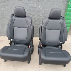 BRAND NEW BLACK LEATHER BUCKET SEATS WITH SEATBELTS 