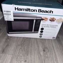 BRAND NEW Microwave – Never Used