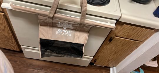 Lotus trolley bags
