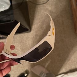 Oakleys 