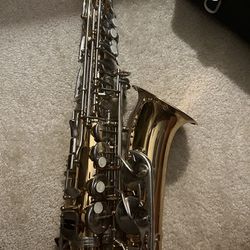  Bundy BAS-300 Student Alto Saxophone Lacquer