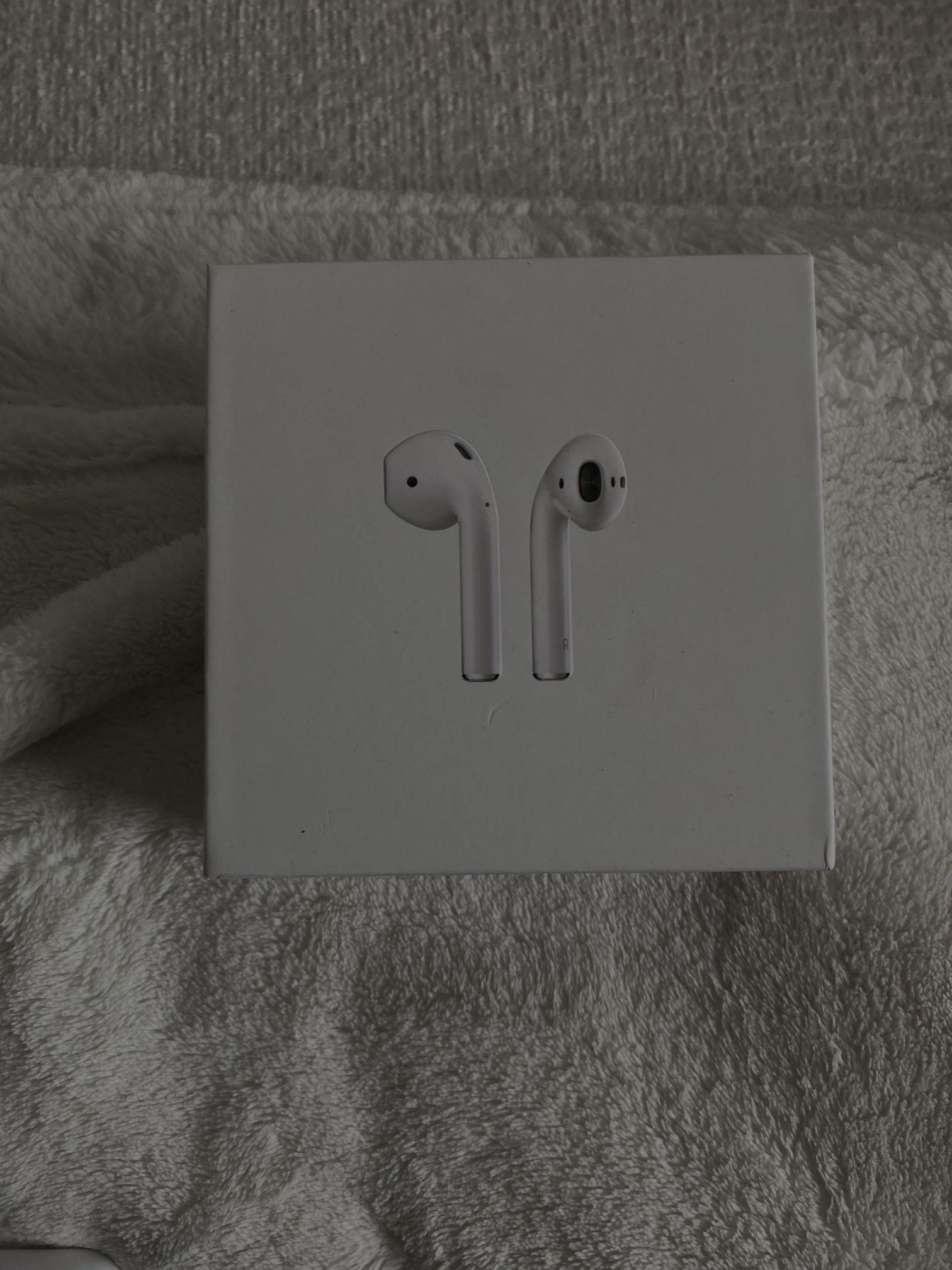 AirPods Gen 2