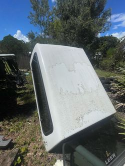 Ford Ranger camper shell(fiberglass)