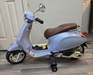 Vespa GTS Super Sport 12V Electric Kids Ride-On Toy - Battery-Powered Fun!
