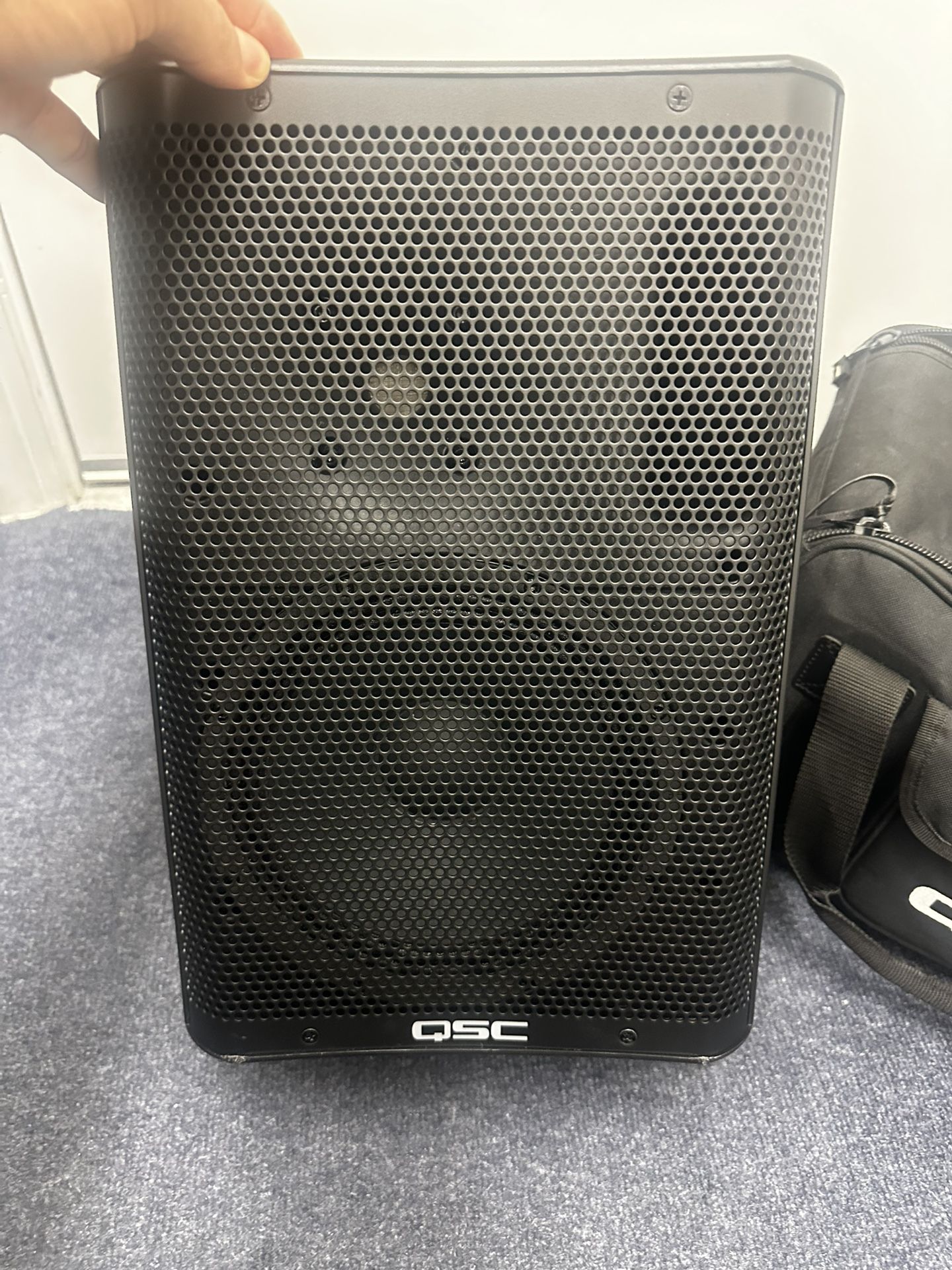 QSC Speaker (8”) with Cover
