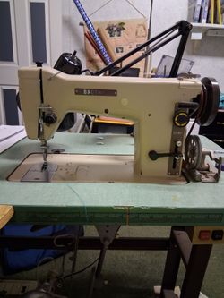 Industrial Brothers Sewing Machine. - Tz1- B652