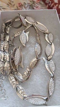Jewelry set includes necklace, ring ,bracelet & earings