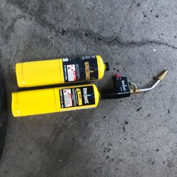 Bernzomatic torch It includes the two gas cylinders