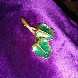 Absolutely Gorgeous Green Leaf Pin