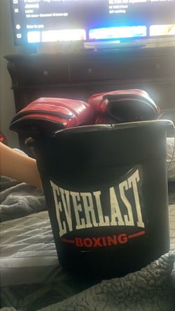 Boxing decorations