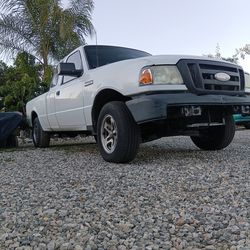 2006 Ford ranger xlt , clean title v6