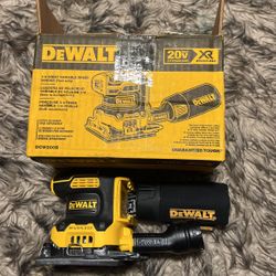 Dewalt 1/4 Sheet Variable Speed Sander Used Like New