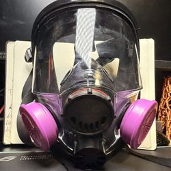 Honeywell North 7600 Series Silicone Full Facepiece Respirator M/L