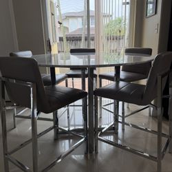 Ultra Modern Table