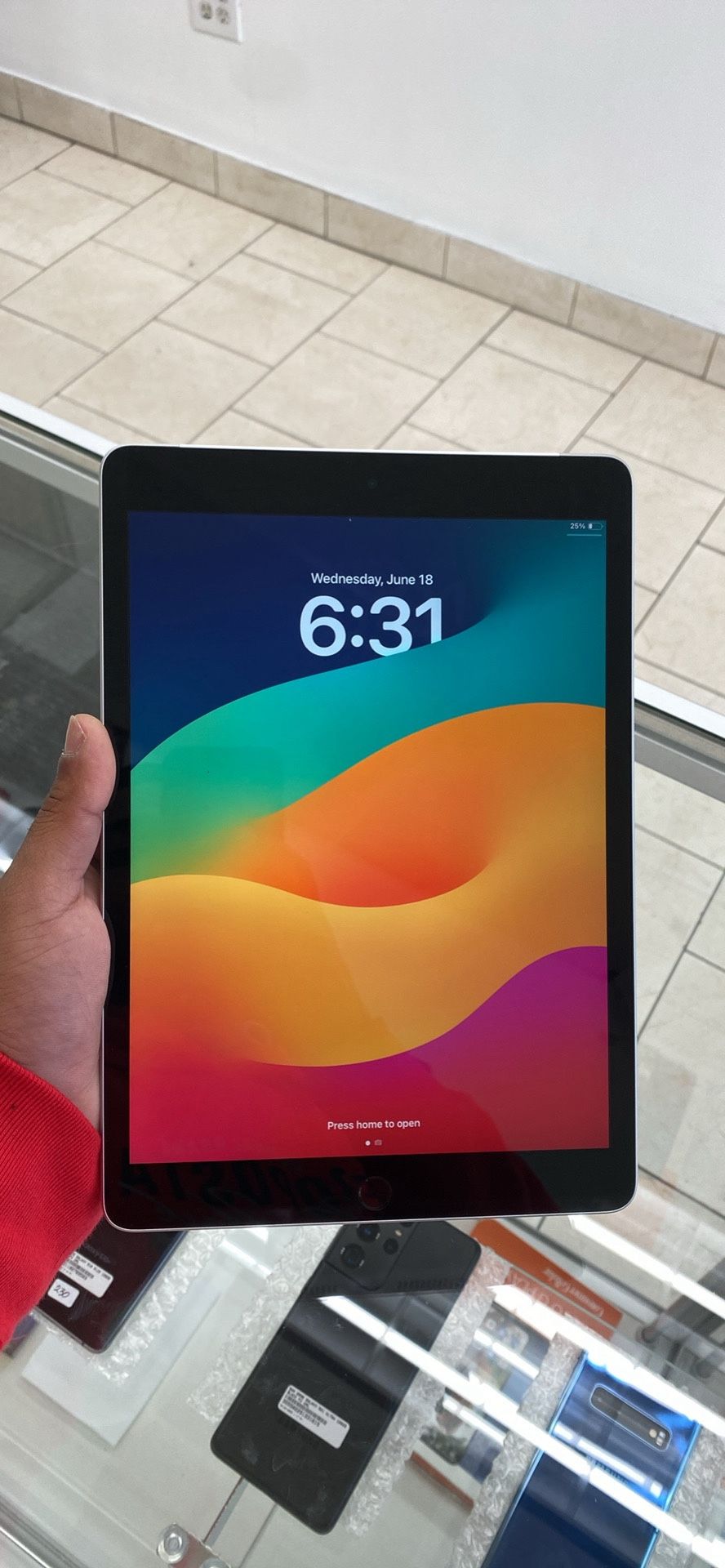 Apple iPad 9th Gen 64 GB Wi-Fi Plus Cellular