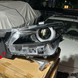 Mazda CX9 2016-2021 Headlight (driver Side )
