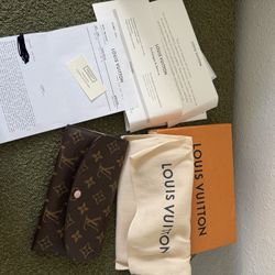 AUTHENTIC! LOUIS VUITTON EMILIE WALLET WOMENS 
