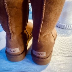UGG Women Boots - Size 7
