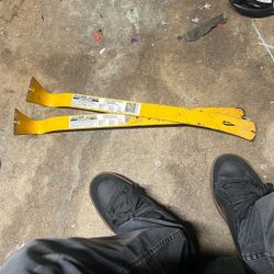 21 In Pry Bar Dewalt
