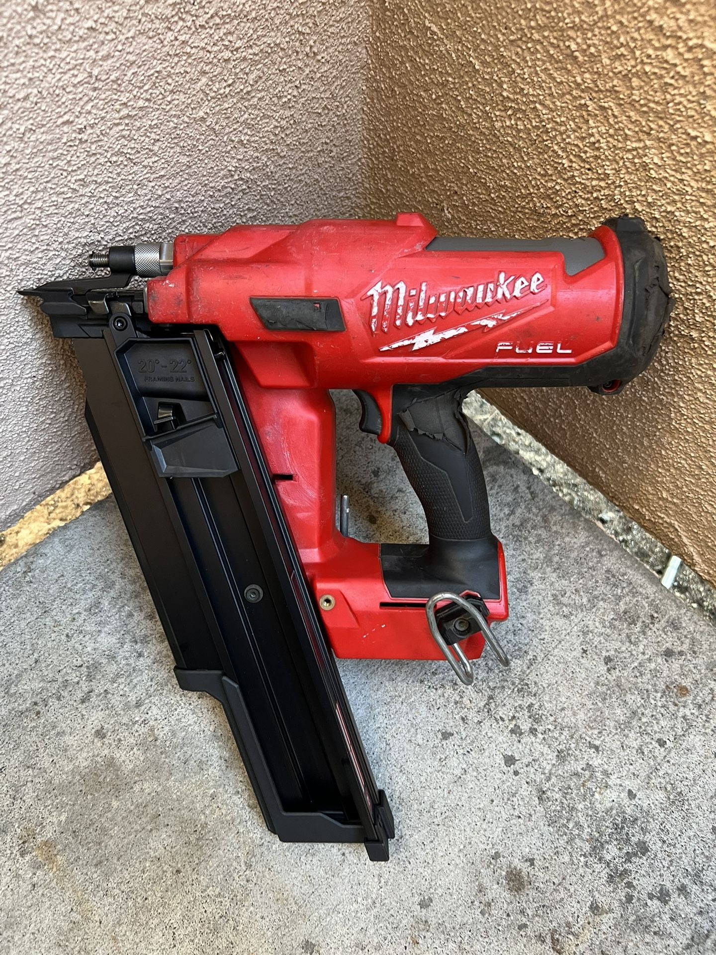Milwaukee M18 FUEL 3-1/2 in. 18-Volt 21-Degree Lithium-lon Brushless Cordless Framing Nailer (Tool-Only)