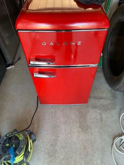 Mini fridge