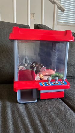 Claw machine toy