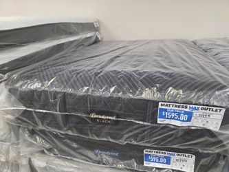 Beautyrest Black Queen Mattress New!