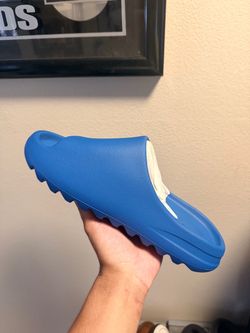 Yeezy slide blue size 8