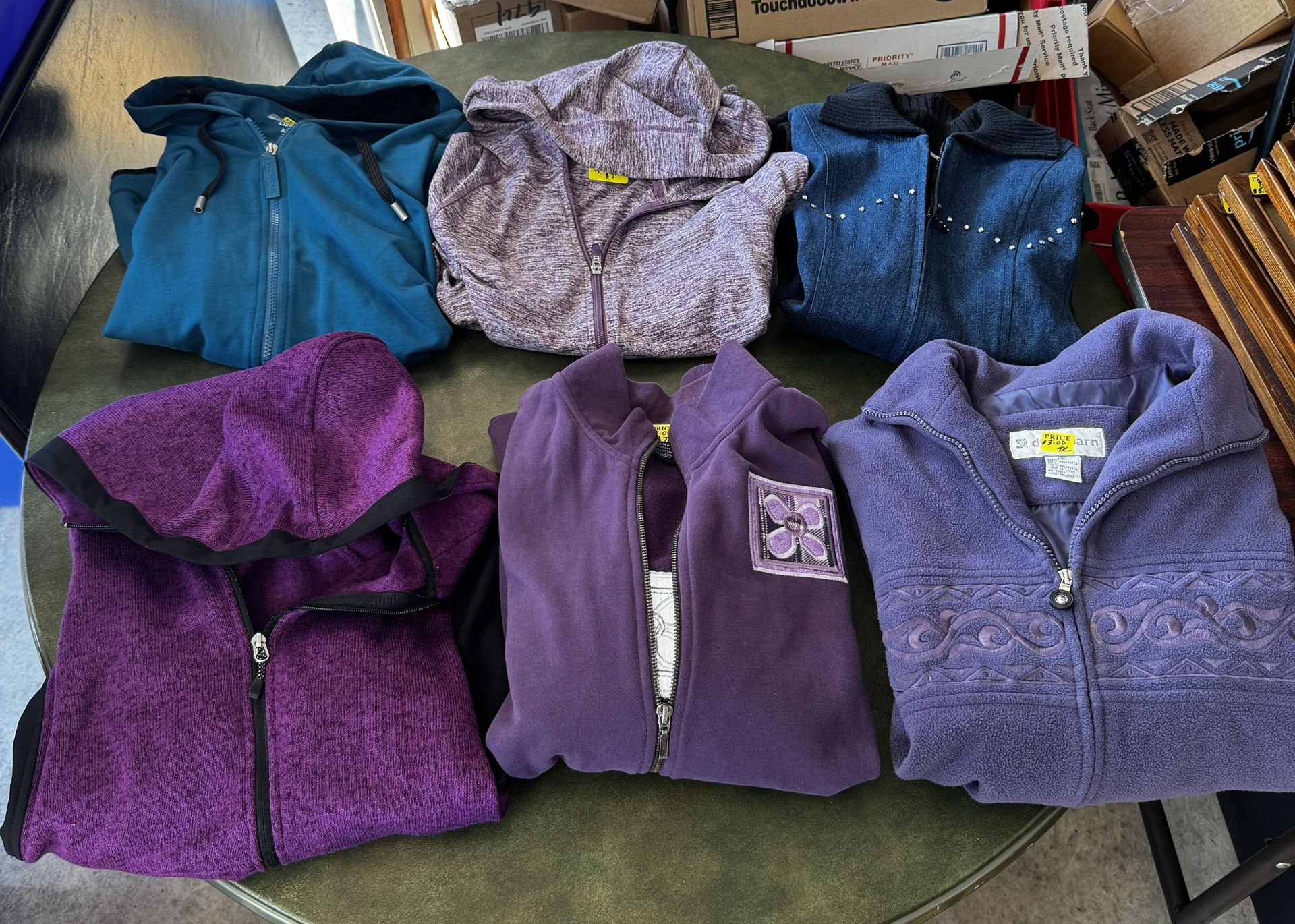 Updated: 6-Women’s Jackets: 4-Size Large & 2-Size: Medium (See descrip for more info & prices)