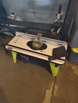 Ryobi Router Table + Ridgid R2911 11 Amp 2HP Router + 1/2 Freud Flush Bit