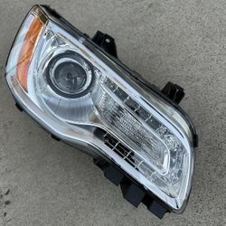 New Passenger Headlight Chrysler 300 