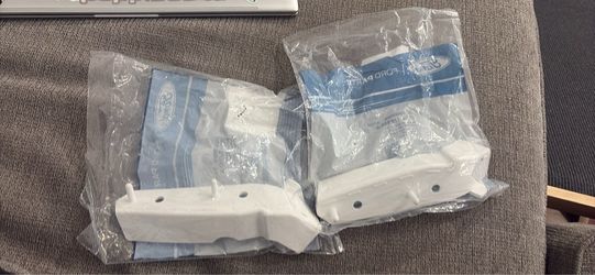 Bumper Cover Bracket - Ford (FL1Z-17E856-A)