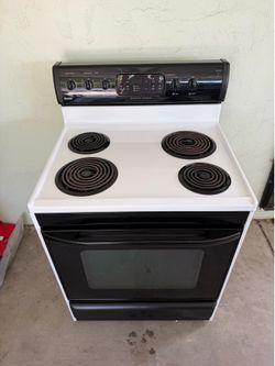 Kenmore Electric Stove with Oven – Clean & Fully Working