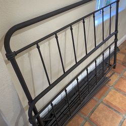 Queen Size Bed Frame Free Metal