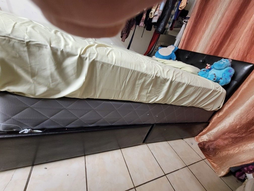 Queen Bed Frame W 4 Drawers