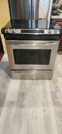Frigidaire Electric 5 Burner Glass Top Stove