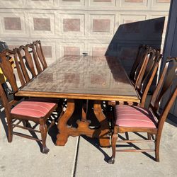Very nice Solid Wood One Piece Table W 6 Chairs