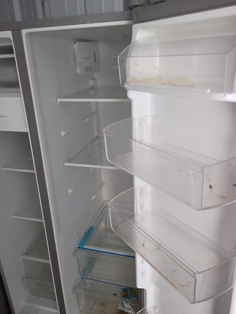 Frigidaire 26 Cu. Ft. 36 Standard Depth Side by Side Refrigerator in Stainless Stee