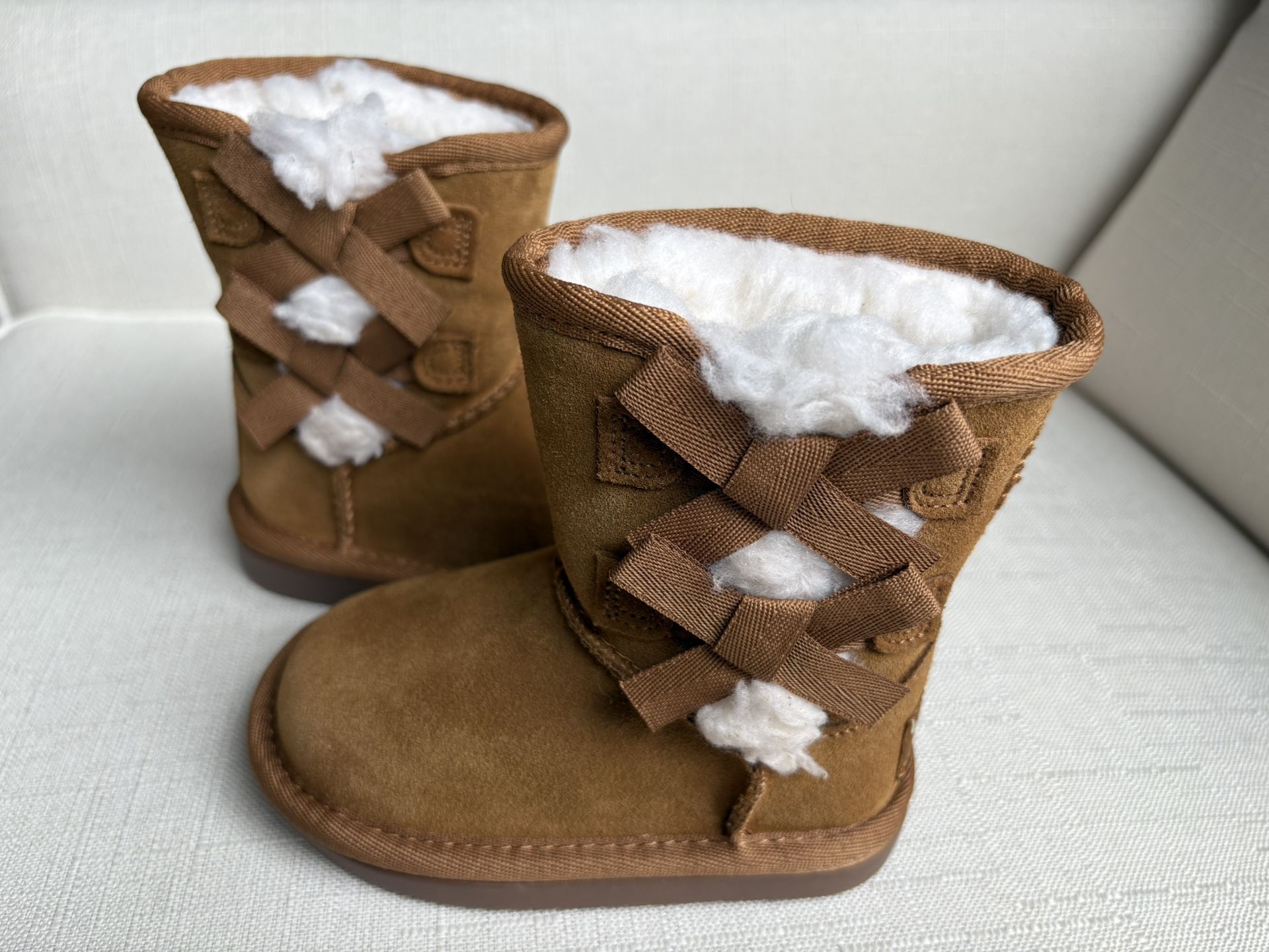 Koolaburra by UGG Toddler Size 5 Victoria Suede Boot