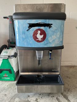 Lancer ice dispenser