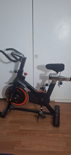 Bicicleta de ejercicio color negra
