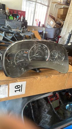 2004 Cadillac Cluster Silverado GMC