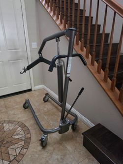 Hoyer lift Used