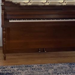 PIANO FOR SALE NEED GONE ASAP