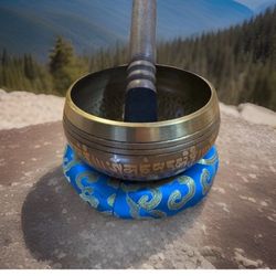 Stunning Hand hammered Tibetan Singing Bowl for Meditation,Therapeutic & Healing 5”inch wide 657grams