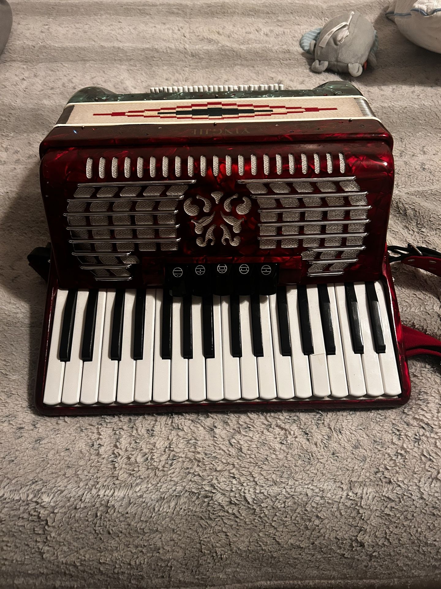 YLNGJIE Accordion